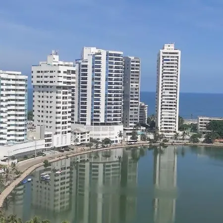 Apartamento En Cartagena, El Laguito 1402 *