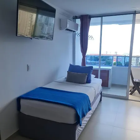 En Cartagena, El Laguito 1402 *