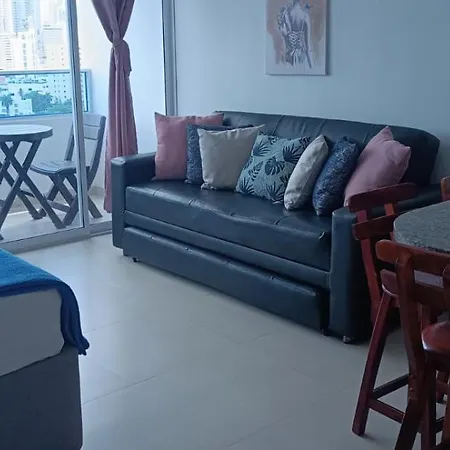 En Cartagena, El Laguito 1402 Apartamento