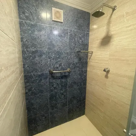 En Cartagena, El Laguito 1402 Apartamento